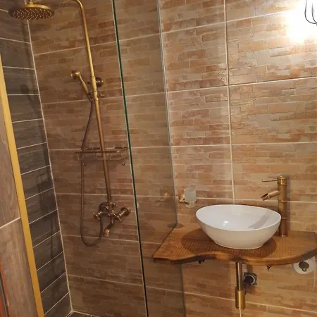 Ferienhaus Lyutovi *